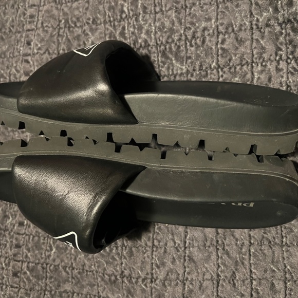 Prada sandal slides 11 - Picture 9 of 10